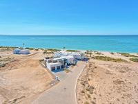 Seaside Hacienda 6 Bedrooms - B&B La Choya