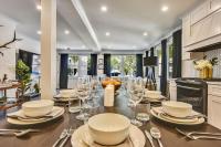 Luxe Boston Condo Near T - Bed and Breakfast Boston