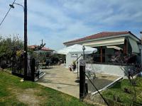 Anemos Garden House - Cozy Retreat with Garden & Parking - Near Nea Kallikrateia - Chambres d'hôtes Vérgi