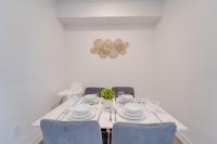 Modern Downtown Condo with Gym - B&B Kitchener