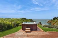 Luxe Remodeled Oceanfront Home on the Bluff - B&B Mendocino