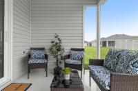 Luxe 3BR With Golf Cart, Long & Short Stays, Walk to Eastport - Chambres d'hôtes Sumterville