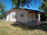 Peaceful Country Stay, Blue Home in Fresno - B&B Fresno