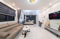 1BR Street-Facing Balcony - Heart of D1 - Ferienwohnung Ho-Chi-Minh-Stadt
