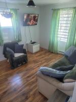 Downtown apartment next to highway netflix+wifi - Chambres d'hôtes Edmundston