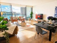 Absolute Waterfront Living in Barangaroo! - B&B Sydney