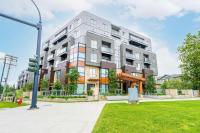 Downtown Townhouse Free Parking near SkyTrain - B&B Surrey