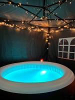 2 Bed Hot Tub Hideaway Family Netflix Couples Celtic Manor ICC Wales - B&B Newport