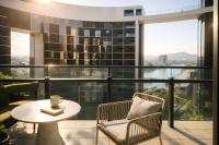 Bright & Calm Haven Lv 17 - w/ Sky & Balcony Views - Apartment - B&B Brisbane