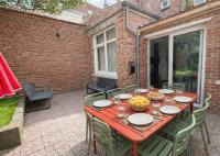 Le Repaire des 12- Hypercentre, jardin, idéal groupe, 5 chambres 5 salles de bain - B&B Saint-Omer