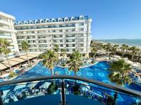 Deluxe Apartment with Front Sea View
