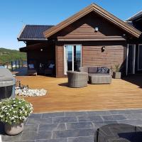 Luxury Fjord Cabin with jacuzzi, boat dock & view - B&B Sveio