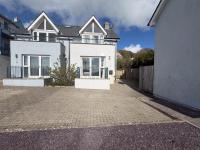 Coastal House - 3 Bedroom Holiday Home - Penally - B&B Tenby