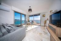 LE DAUPHIN Vue exceptionnelle - Clim - Front Mer - B&B Mentone
