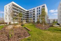Modny Apartament z Parkingiem i Balkonem by Noclegi Renters - Chambres d'hôtes Cracovie