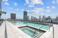 Downtown Condo with Den and Pool Access - B&B Miami