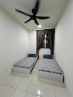 Yusuf Homestay Puncak Alam Musllims Only - Bed and Breakfast Bandar Puncak Alam