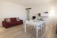 Deluxe One-Bedroom Apartment