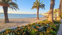 Duplex de 95 m2 sur le port, 17m2 de terrasse,parking - Chambres d'hôtes Bandol
