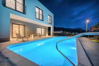Villa Ammi - swimming pool&barbecue - B&B Kaštel Novi