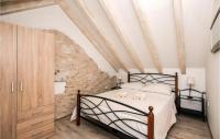 Villa Kameni Cvijet with Jacuzzi, Sauna, Tennis court - Chambres d'hôtes Gudelji