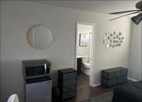 Master bedroom with private bath near austin airport - Chambres d'hôtes Austin