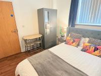 Stylish Studio 3,ensuite,Kitchennete,Special deals,Parking,Contractors,NHS,Relocators,Families - B&B West Bromwich