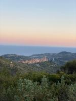 HOST4U - AGRITURISMO Il Geco IV, Appartamento con Terrazza - B&B Civezza