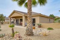 Hike, Golf & Try Your Luck! Mtn-View Mesquite Home - B&B Mesquite