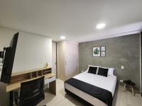 Excellent location, view, close to Provence, Envigado Medelllin Colombia - Ferienwohnung Envigado