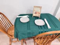 Ideal Bachelor Suite For Couples in Aurora - B&B Aurora