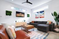 Modern SA Home Nr DT River Walk Alamo WiFi - B&B San Antonio