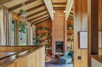 Capitol Cabin - Bed and Breakfast Salem