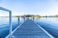 Stunning coastal townhouse with waterfront views - B&B Neusa Vale