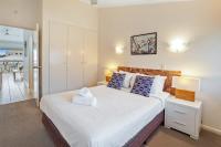 Prime Noosa location with pool - B&B Noosa
