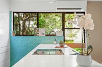 Tropical Paradise Modern Apt Walk to Noosa Beach - Ferienwohnung Noosa Heads