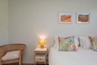 Modern apartment on exclusive Dunkirk Estate - B&B Sheffield Beach