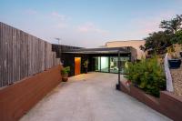 The Glover Glasshouse - 3 Bedroom - Sweeping Views - B&B Suntop