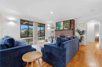 Sea La Stay Beach House by Book Jervis Bay - Spacious Dual Living Retreat in Vincentia 3 Mins Walk to the Beach - Chambres d'hôtes Vincentia