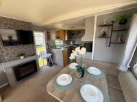Seaview 203 - Ingoldmells, pet friendly, WiFi, bed linen and close Fantasy Island - Meadow Lakes Caravan & Lodge Hire - Chambres d'hôtes Ingoldmells