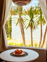 Mersika Aluna Beachfront Studio Garden View 10mins drive from Mersing Jetty Town - B&B Mersing