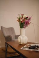 Conrad-B 01 by ROCKCHAIR Apartments l SUPERHOST Status l Super Flat, 3 Bedrooms 2 Bathrooms welcomes you! - B&B Berlino