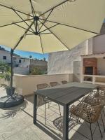 Stadthaus mit Garten und Dachterrasse -Casa Villanova - B&B Pollença