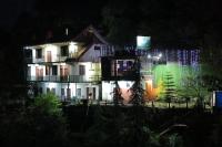 Royal Stay In The Nature's Lap - Bed and Breakfast Shogi