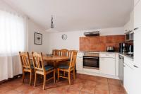 Apartamento con balcón