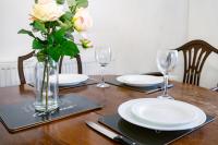 Bridgend 4BR House on Morfa St with Parking - B&B Bridgend