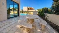 Villa Paula with Private Pool Close to the Beach and Strip - B&B Albufeira