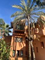 Marbella SeaView Penthouse , Terrace, Pools & Walk to the Beach - Bed and Breakfast Estepona