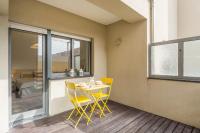 Lemon Beach-Bright Apt 3min to Beach & Metro - Chambres d'hôtes Matosinhos