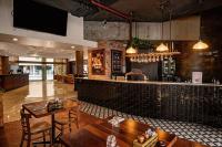 Compact CBD Studio | Pool & Gym Access - B&B Brisbane
